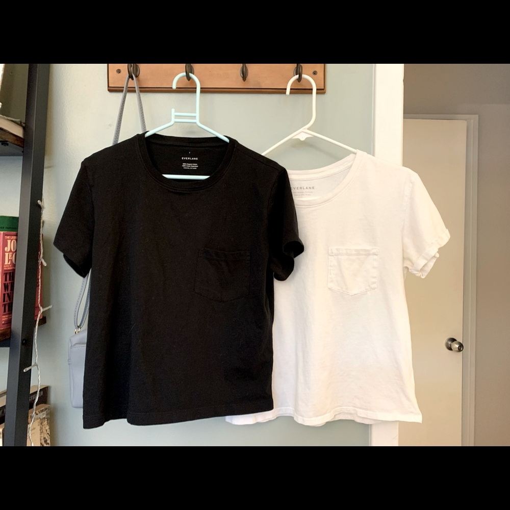 Everlane box cut tee (pair) with pocket in S